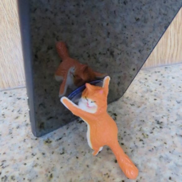 "Host Pick" CAT Cell Phone Stand Orange (F12) - Picture 3 of 4